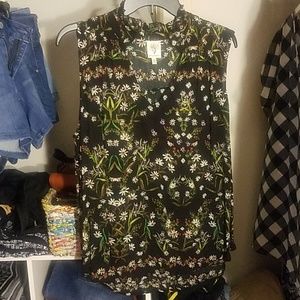 Cute sleeveless top size extra large